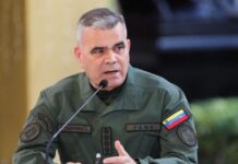 Vladimir Padrino López declara que Venezuela defenderá el Esequibo «en cualquier terreno»