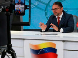 Contra la desinformación: Ministro Freddy Ñáñez presenta el método «Calles, Redes, Medios, Paredes»