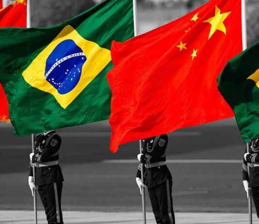 China propone unir fuerzas con Brasil frente a la escalada arancelaria de Estados Unidos