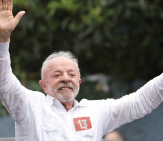 Lula derrota a Flávio Bolsonaro y gana un cuarto mandato presidencial en Brasil