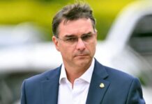Flávio Bolsonaro no reconoce su derrota y dice que solicitará la anulación de las elecciones
